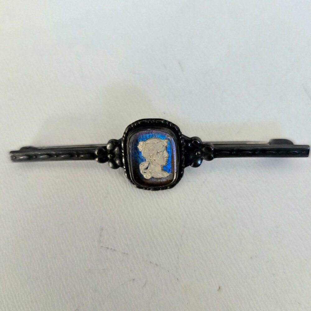 Antique Victorian or Edwardian sterling silver England cameo pin/brooch.